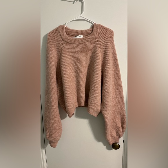 Topshop Sweaters - TopShop Blush Knit Pleated Sleeve Cropped Sweater - Size Large